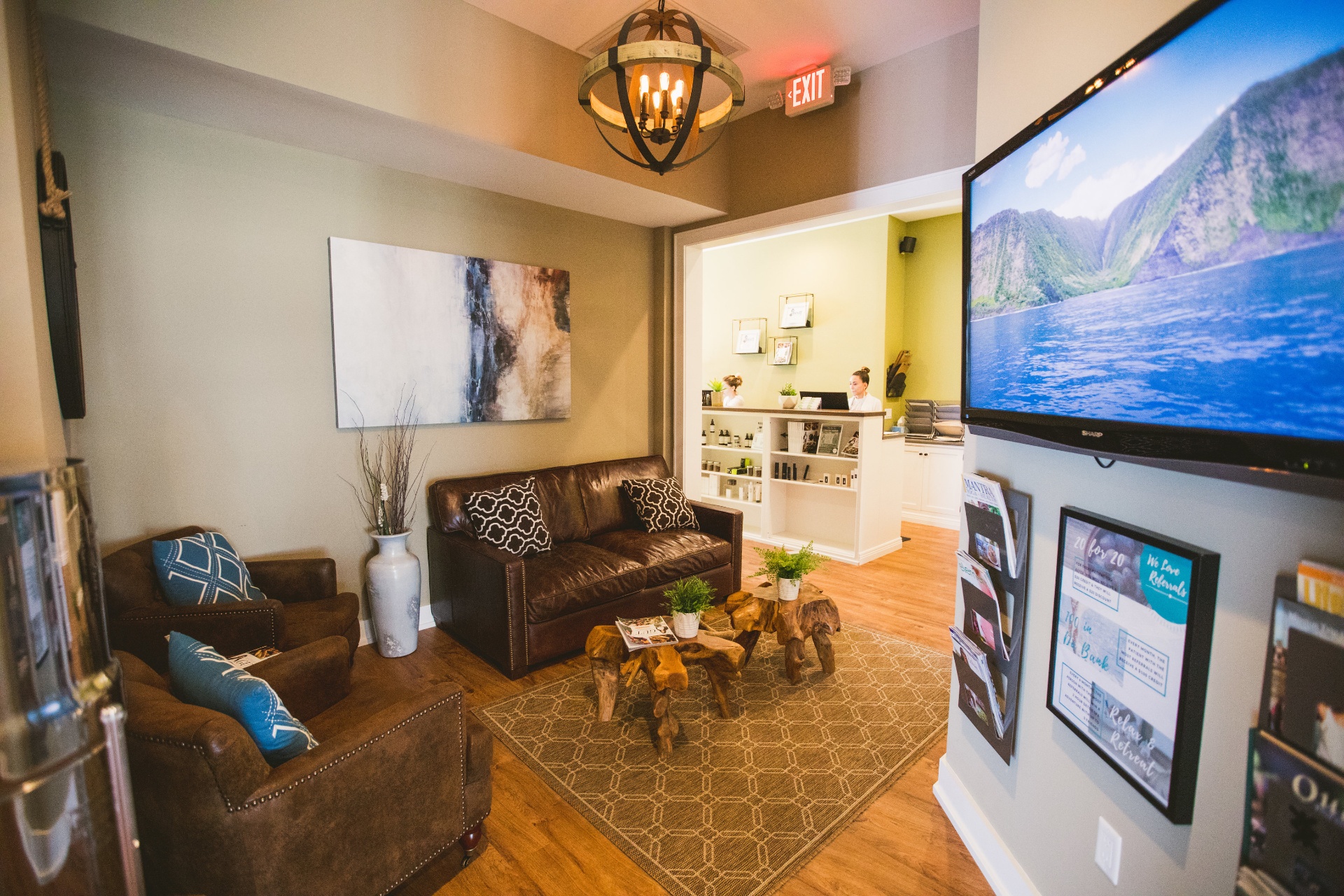 IWG Belmar reception and apothecary lounge with practitioner-grade supplements